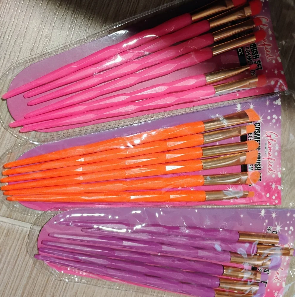 Makeup brushes - Picture 1 of 1